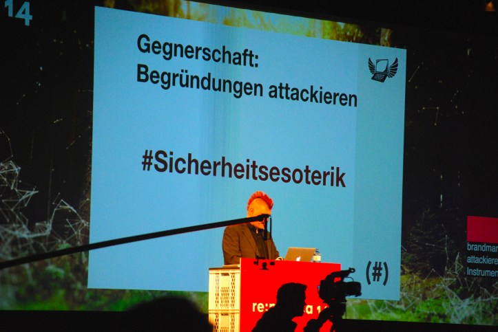 Weckruf von Sascha Lobo auf der Republica