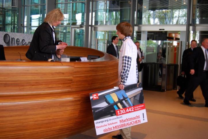 Drosseln und staatliche Regulierung, mehr fällt der Telekom wohl nicht ein 